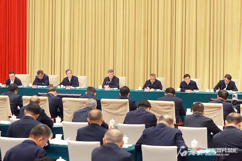 12月24日，新疆国有企业工作座谈会在乌鲁木齐召开。自治区党委书记、兵团